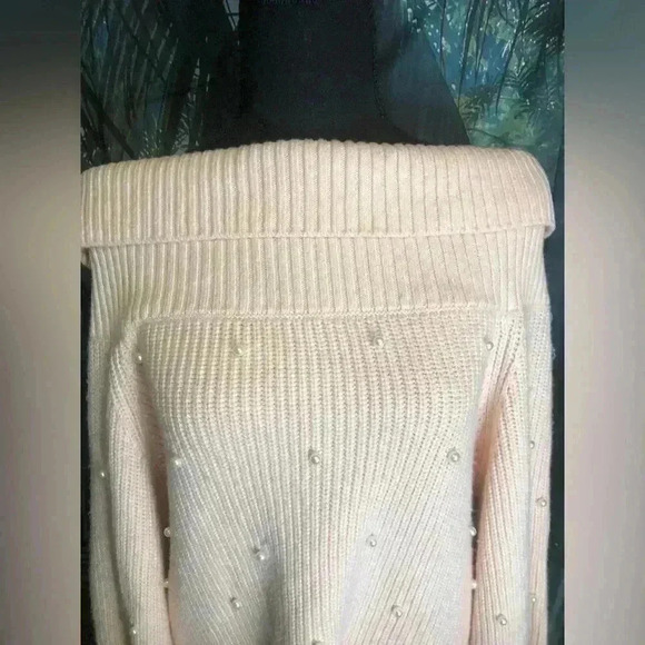 Chic Pink Off-Shoulder Sweater - Picture 7 of 16